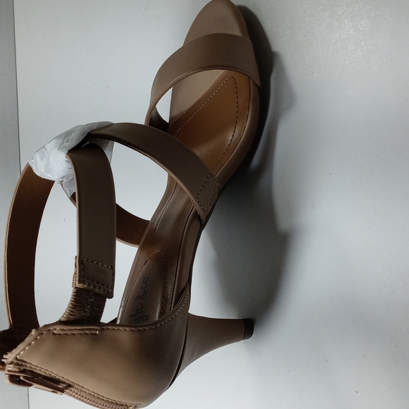 Sandal - Picture 3 of 5